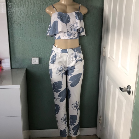 Other - Blue/White Floral Pant Set